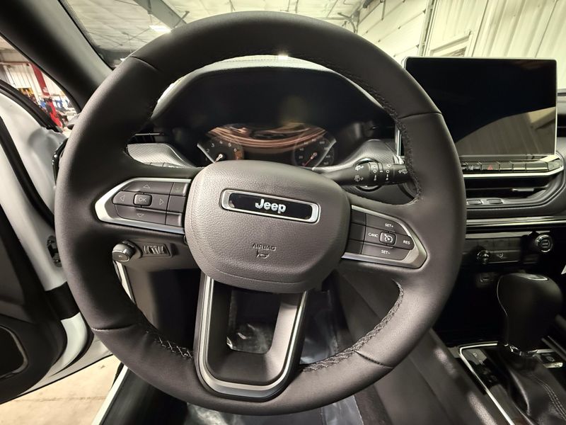 New 2026 Jeep Compass Latitude Altitude 4x4Image 25