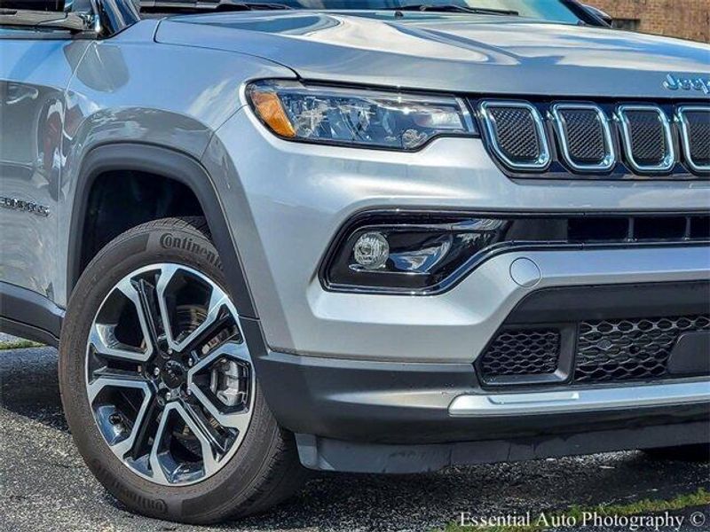 2022 Jeep Compass Limited photo 3