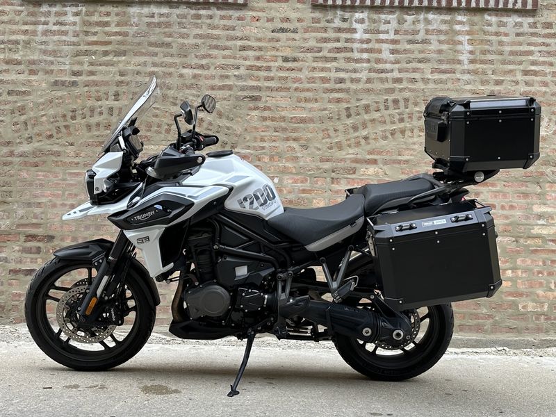 2020 Triumph Tiger 1200 Alpine Edition  Image 2