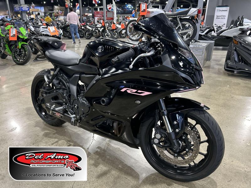 Used 2023 Yamaha YZF-R7 Image 1