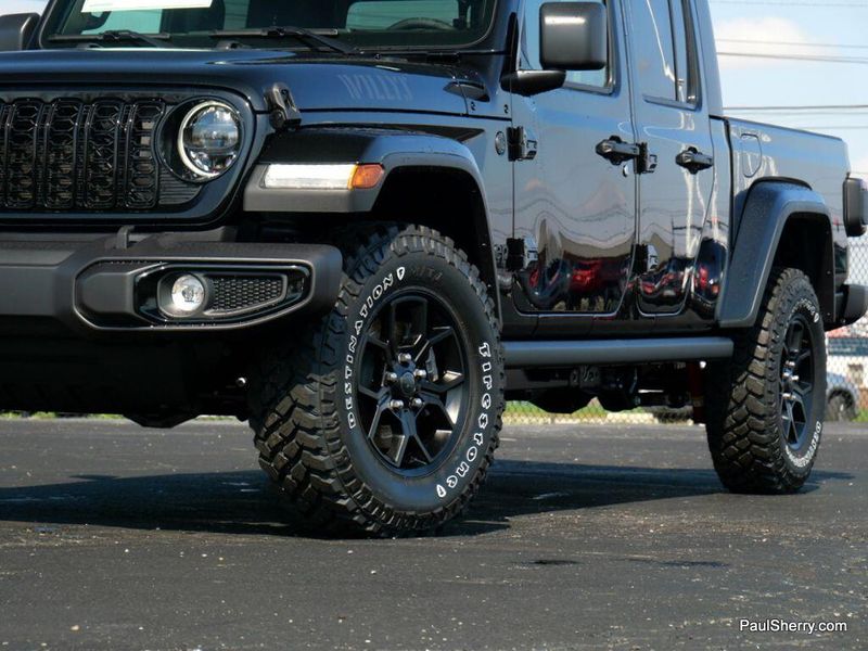 2025 Jeep Gladiator Willys photo 10