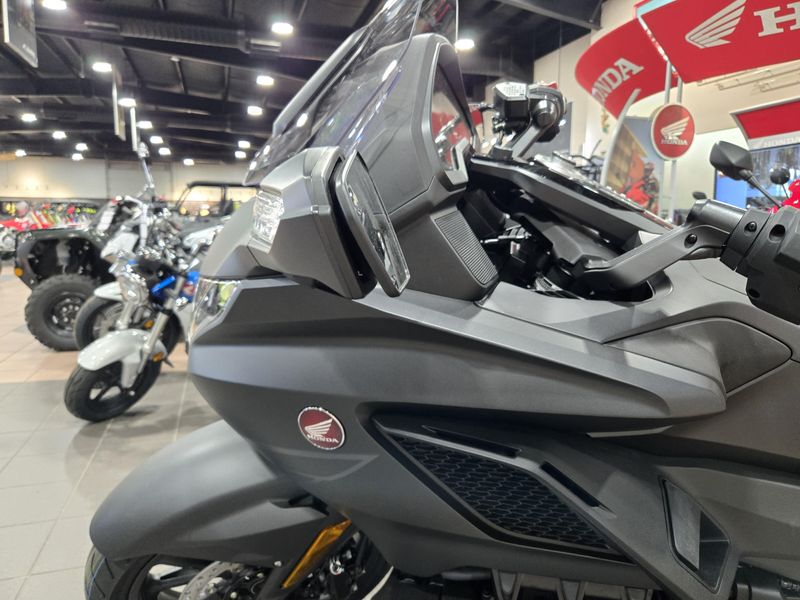 New 2025 Honda GOLD WING DCT 50TH ANNIVERSARY MATTE BLACK METALLIC Image 6