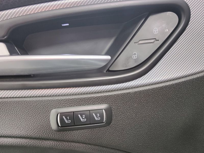Used 2024 Alfa Romeo Stelvio Veloce AWD w/Activ AssistImage 19