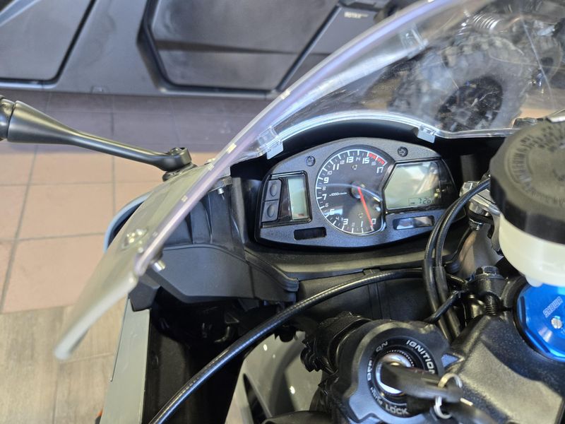 NEW 2026 HONDA CBR600RR Image 16