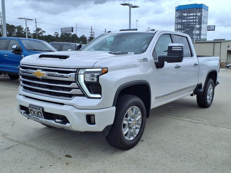 2024 Chevrolet Silverado 3500HD High CountryImage 12