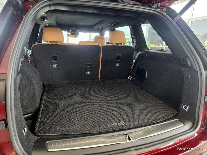 New 2025 Jeep Grand Cherokee Summit Reserve 4x4Image 45