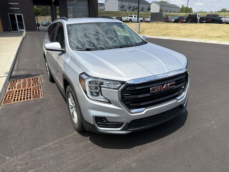 Used 2022 GMC Terrain SLEImage 4