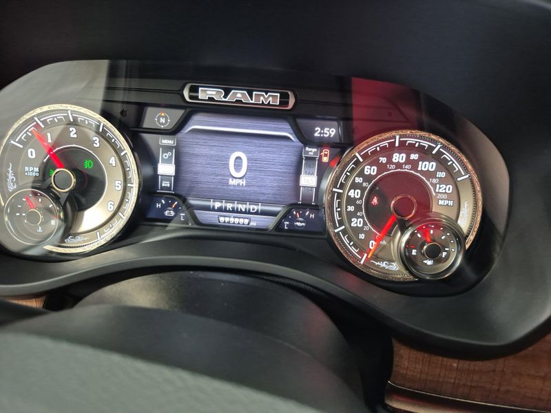 2022 RAM 1500 LonghornImage 32