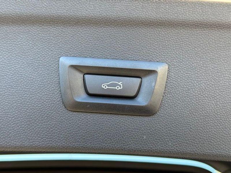 Used 2026 BMW iX xDrive60Image 17