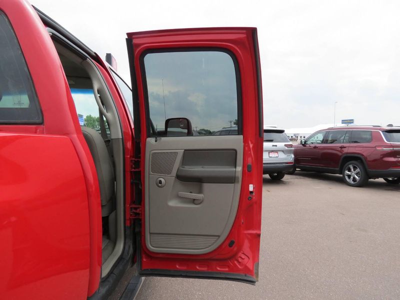 2006 Dodge Ram 2500 SLT 4x4 4dr Quad Cab 6.3 ft. SB PickupImage 24