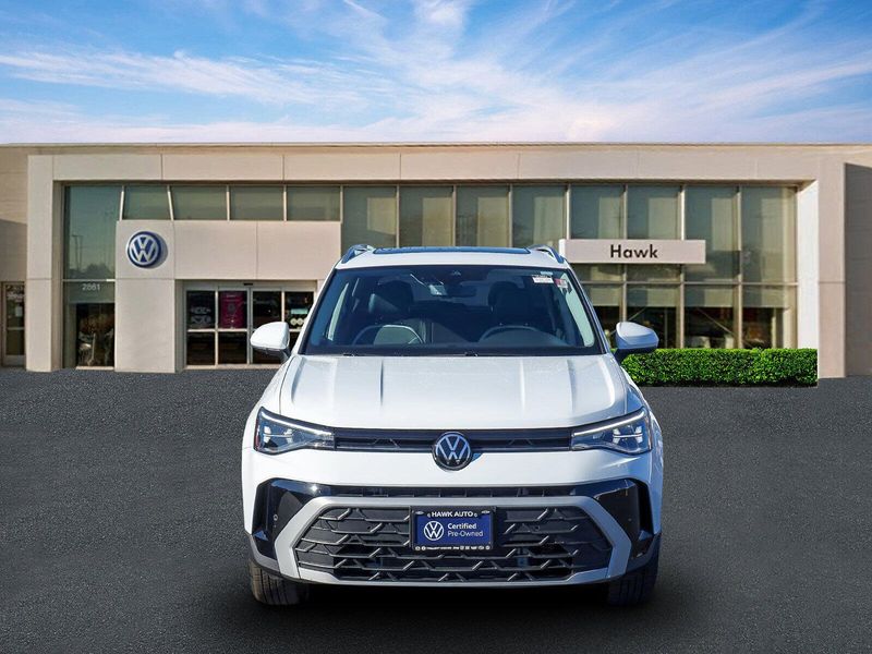 2025 Volkswagen Taos SE photo 2