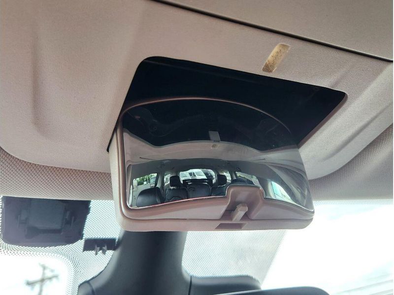 Used 2023 Chrysler Pacifica Touring L