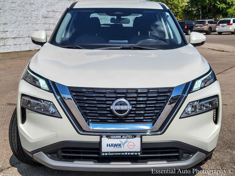 2023 Nissan Rogue SV photo 4
