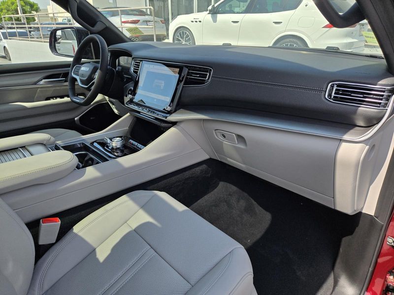 2026 Jeep Grand Wagoneer L Grand Wagoneer L Limited Altitude 4x4