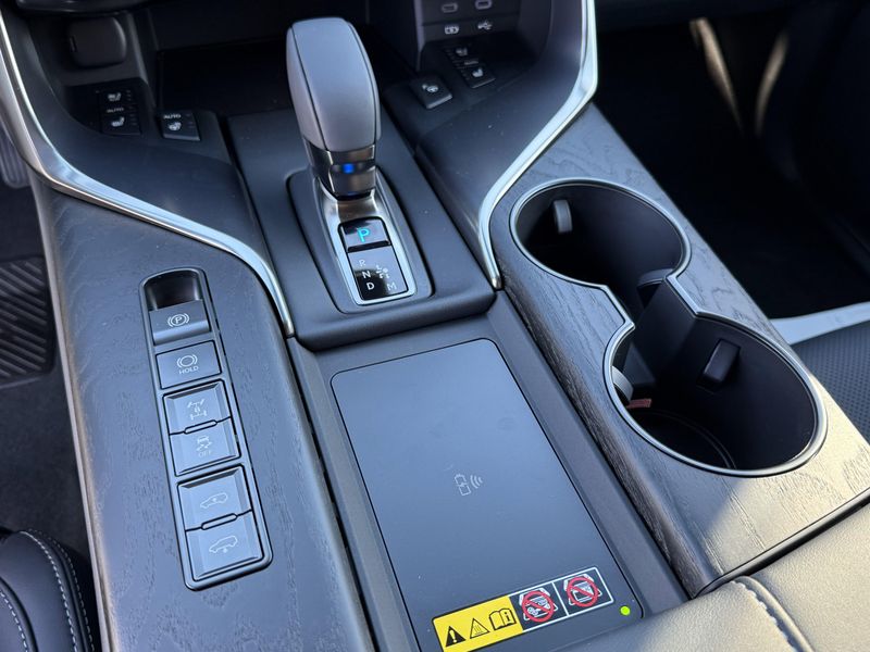 New 2026 Lexus LX 700h LuxuryImage 24