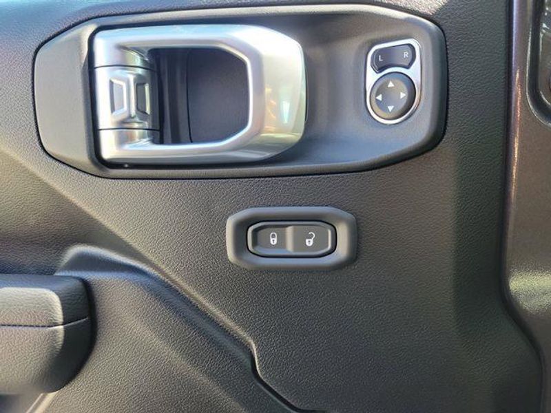 New 2026 Jeep Wrangler 4-door 85th Anniversary Edition