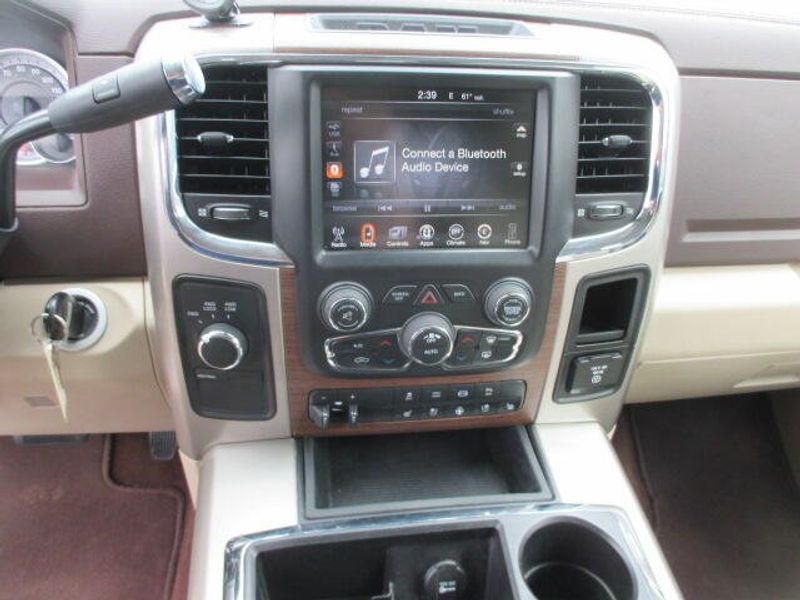2015 RAM 3500 LaramieImage 19