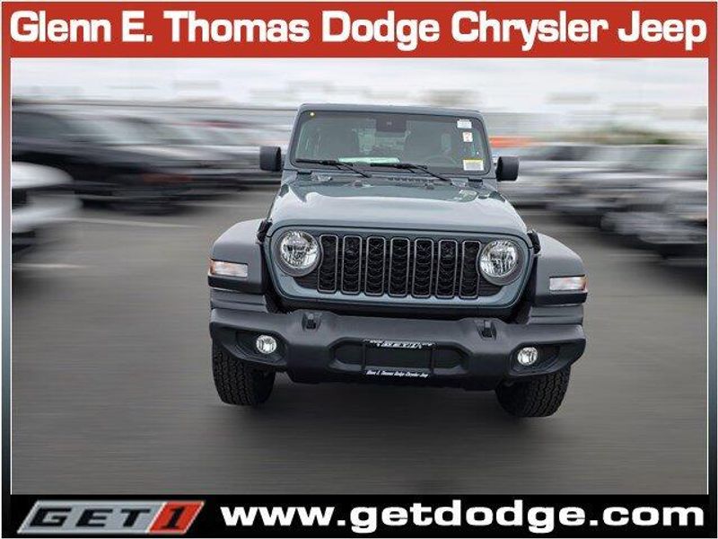 2025 Jeep Wrangler Unlimited Sport S photo 2