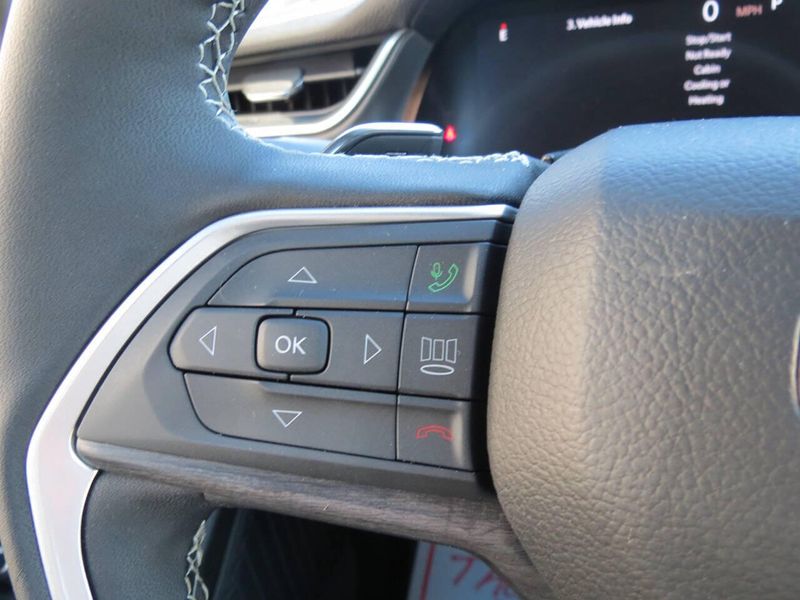2025 Jeep Grand Cherokee L Limited 4x4Image 14