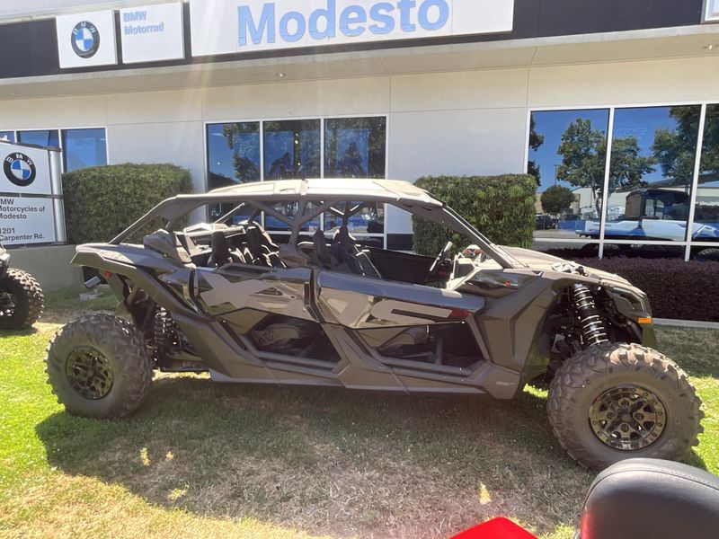New 2026 Can-Am MAVERICK MAX XDS 64 TURBO RR Image 2
