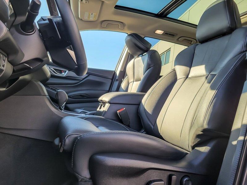 2025 Subaru Ascent Limited photo 4