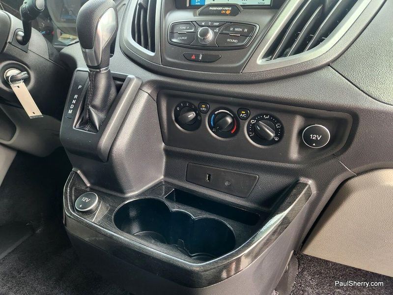 2018 Ford Transit-250 Image 31