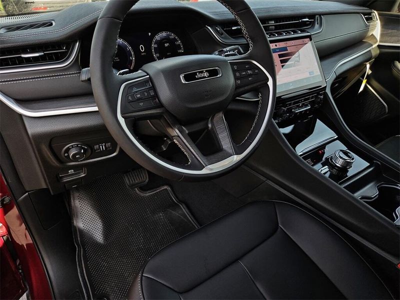 2025 Jeep Grand Cherokee L Limited 4x4Image 22