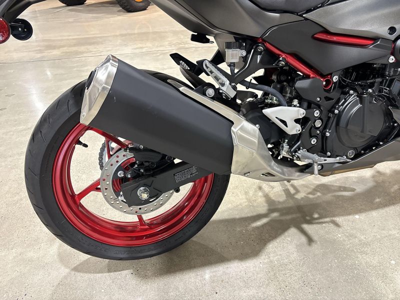 Used 2025 Kawasaki Z500 SE ABS Image 16