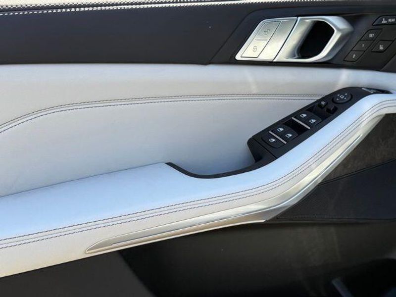 New 2026 BMW X7 xDrive40iImage 15