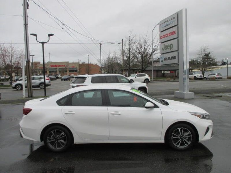 Used 2024 Kia Forte LXSImage 5