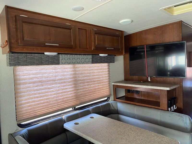 Used 2018 FOREST RIVER FR3 29DS Image 17