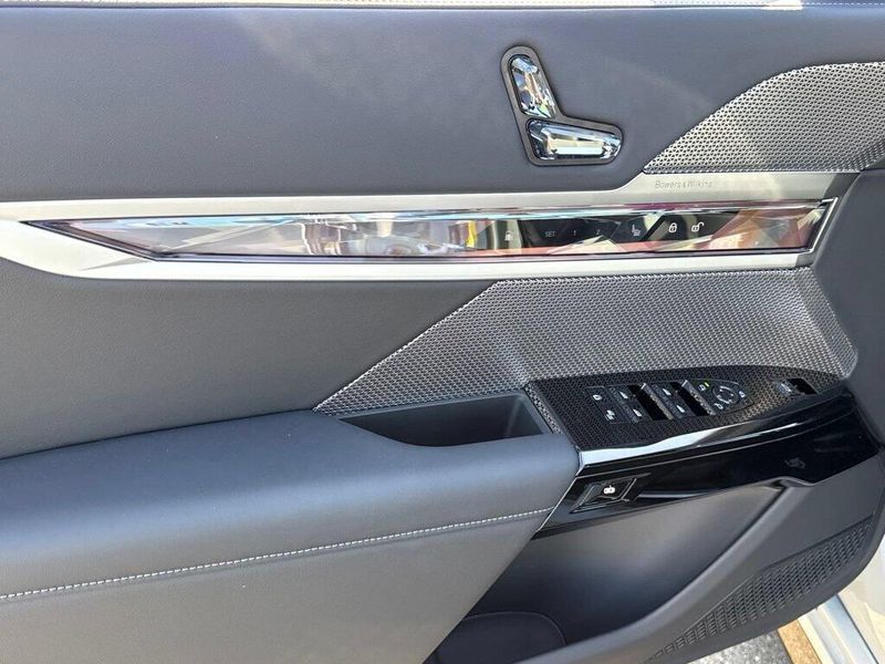 New 2026 BMW 7 Series 750e xDriveImage 14