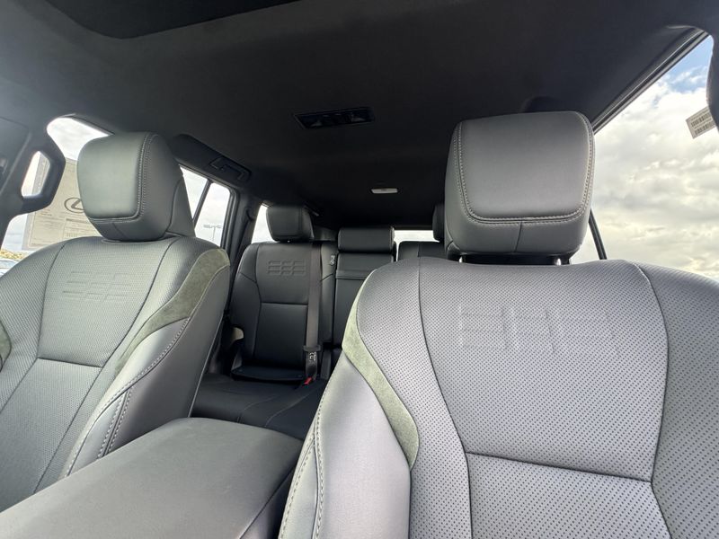 New 2026 Lexus GX 550 OvertrailImage 19