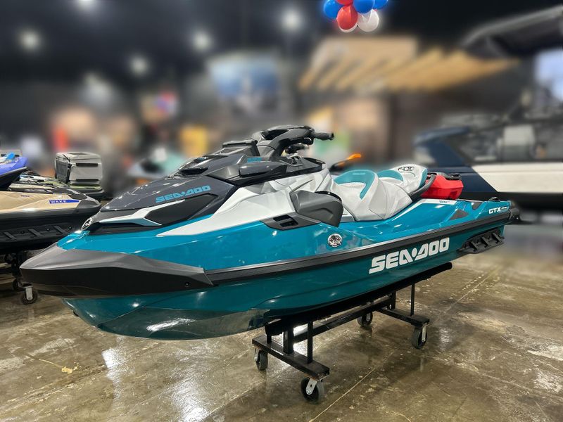 New 2025 Sea-Doo GTX LIMITED 325 (SOUND SYSTEM) Image 18