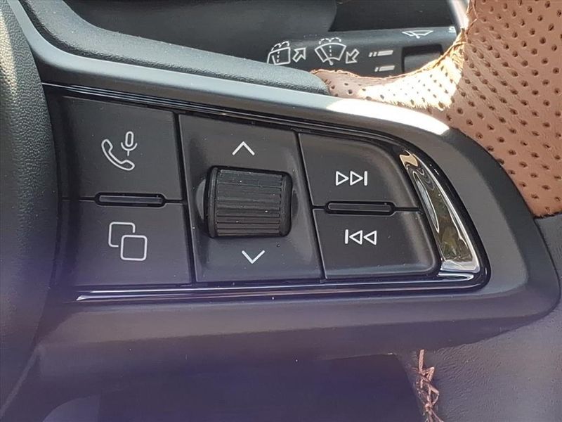 New 2025 Alfa Romeo Tonale IntensaImage 19