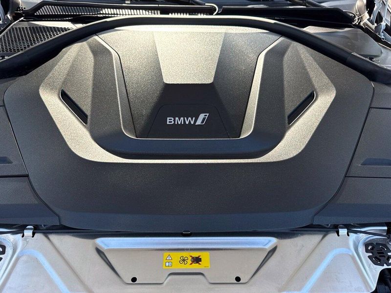 Used 2026 BMW i4 eDrive40Image 33