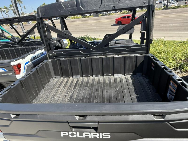 New 2025 Polaris RANGER XP 1000 PREMIUM Image 5