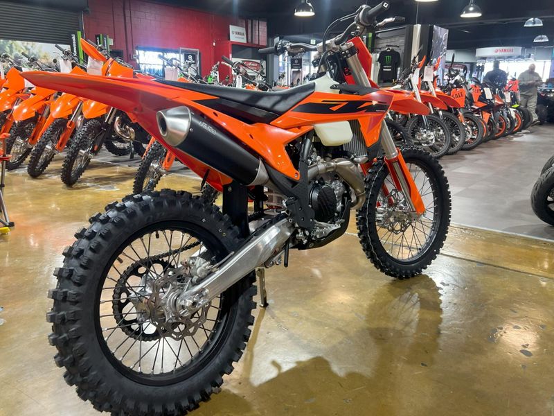 New 2025 KTM 450 SX-F Image 4