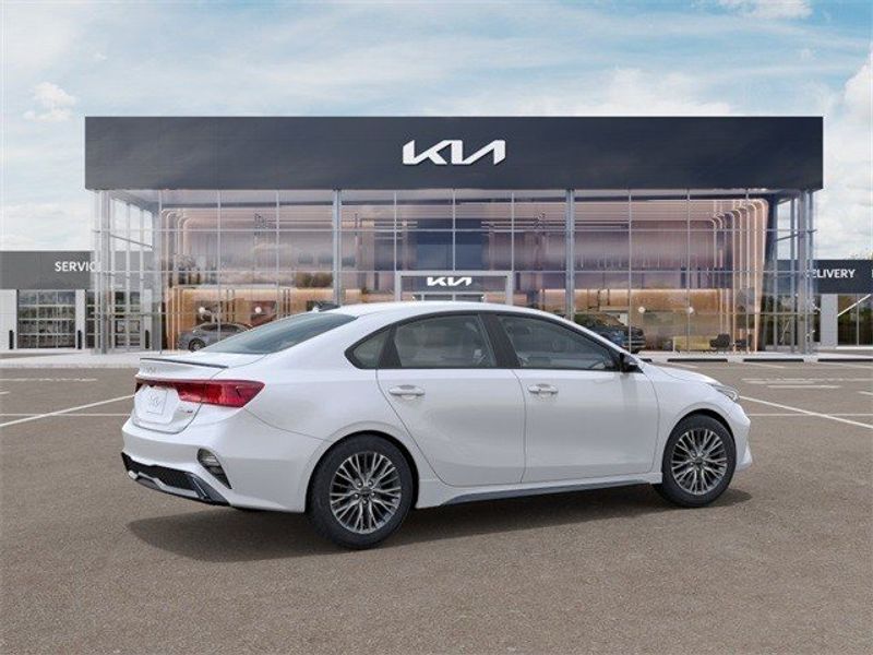 2024 Kia Forte GT-LineImage 6
