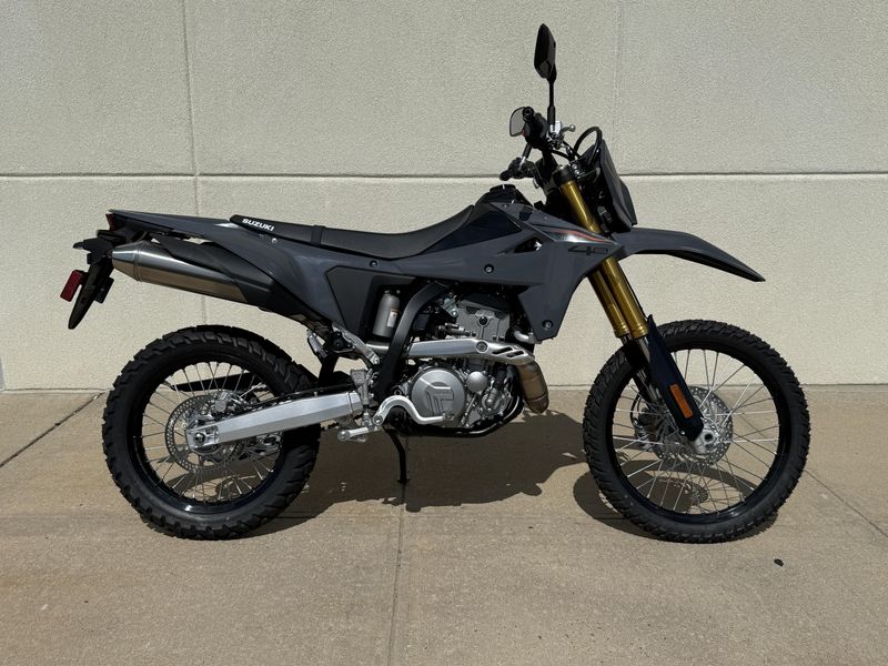 2025 Suzuki DRZ 4SImage 2