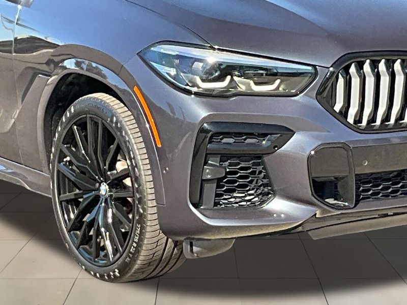 2022 BMW X6 xDrive40iImage 11