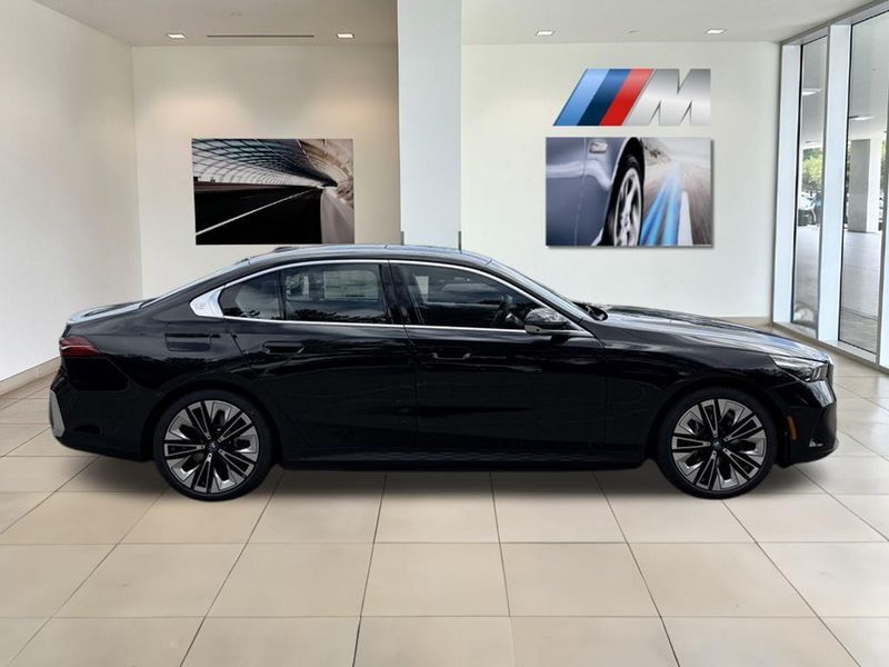 2025 BMW i5 eDrive40Image 5