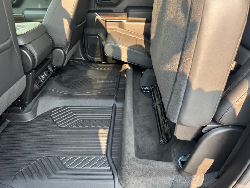 2022 Chevrolet Silverado LT photo 15