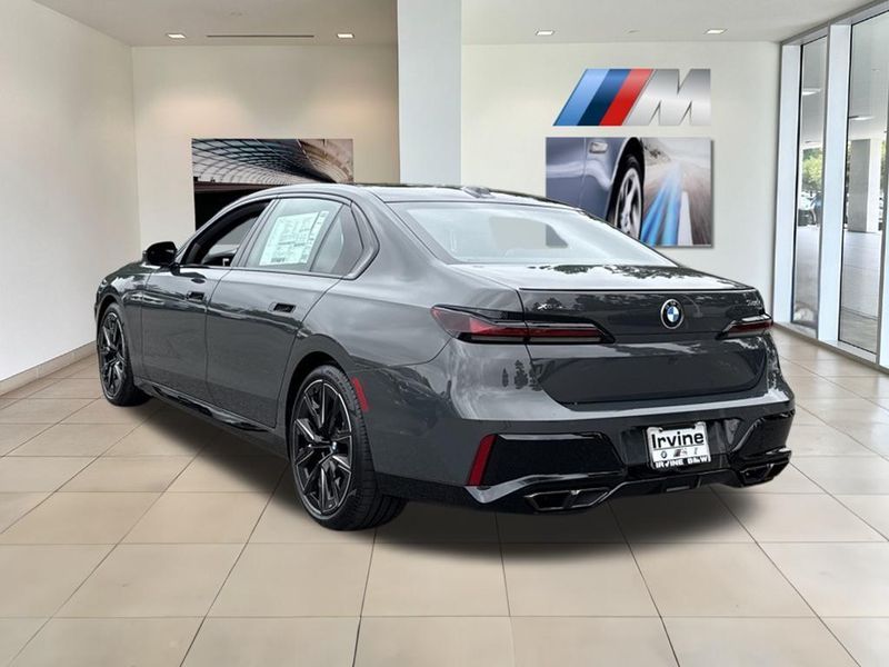 2025 BMW 7 Series 760i xDriveImage 8