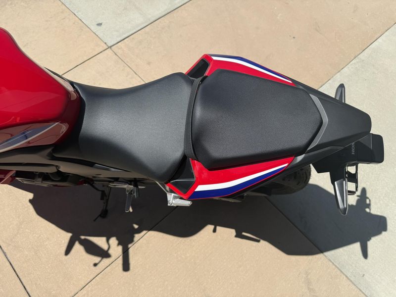 2025 Honda CBR500R Image 7