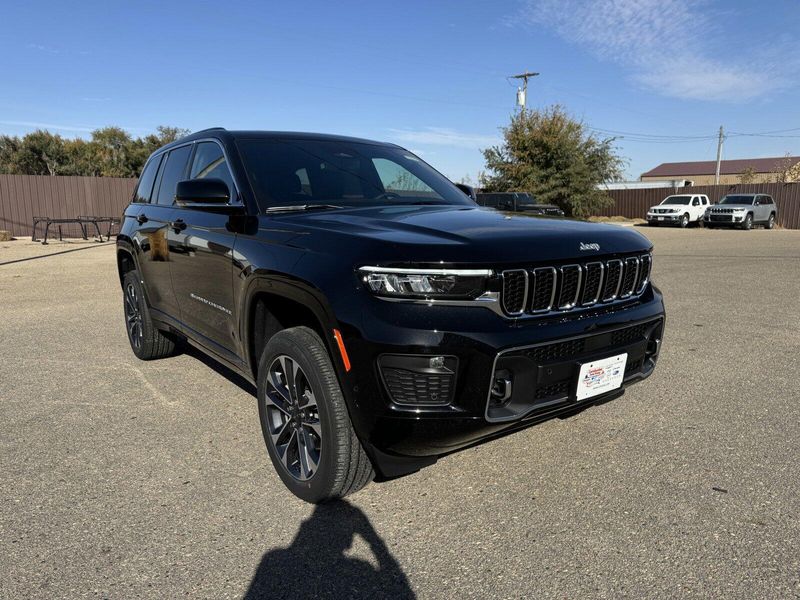 2025 Jeep Grand Cherokee OverlandImage 2