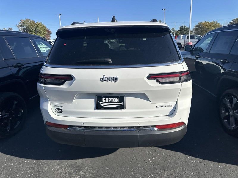 2025 Jeep Grand Cherokee L Limited 4x4Image 12