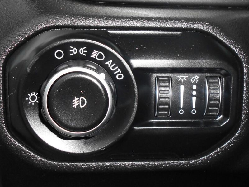 2018 Jeep Wrangler Unlimited SaharaImage 22