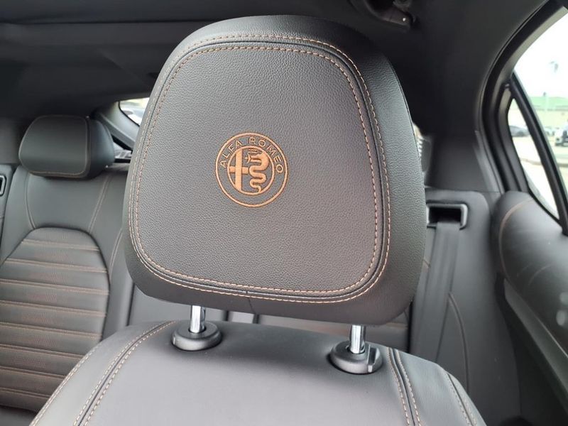 New 2025 Alfa Romeo Stelvio Image 17