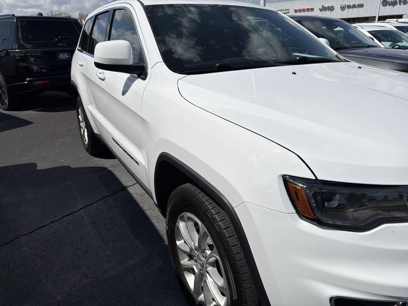 Used 2021 Jeep Grand Cherokee Laredo XImage 4